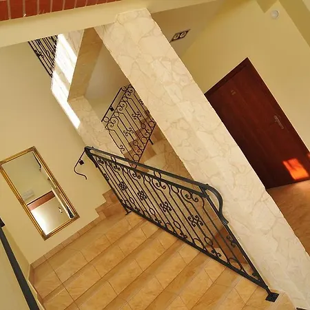 Gosciniec Zodiac Hostel *