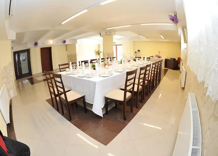 Hostal Gosciniec Zodiac Rzuchow